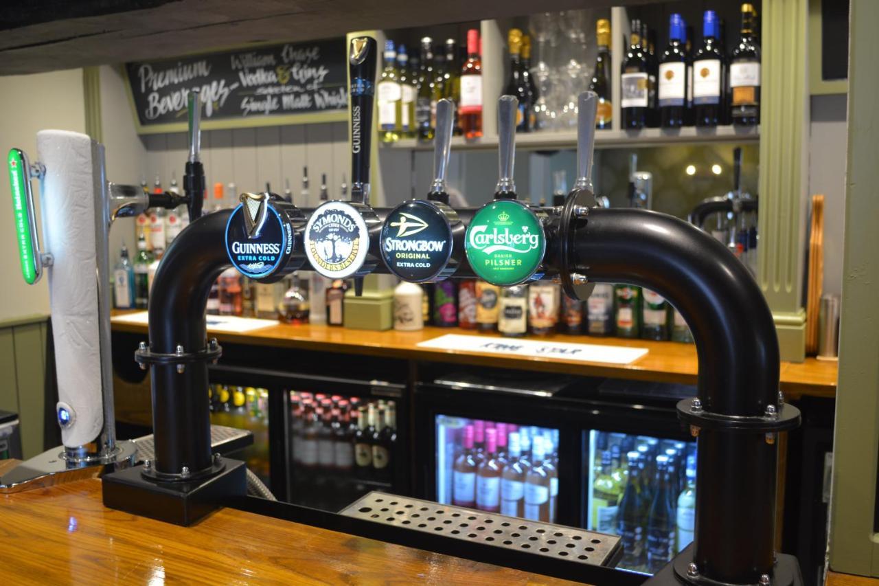 The Bull Hotel Downton  Bagian luar foto