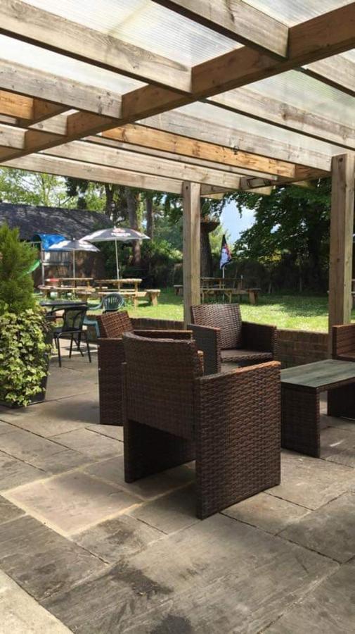 The Bull Hotel Downton  Bagian luar foto