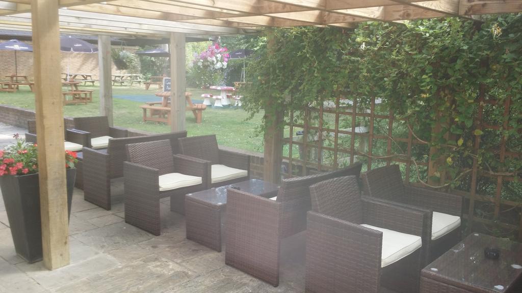 The Bull Hotel Downton  Bagian luar foto