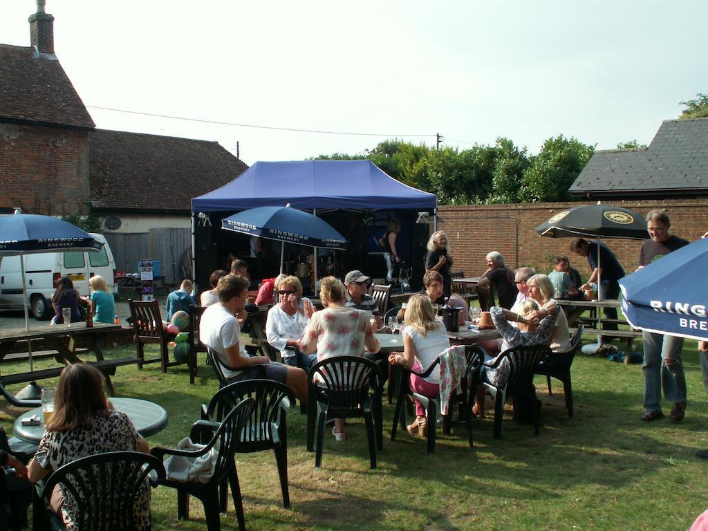 The Bull Hotel Downton  Bagian luar foto