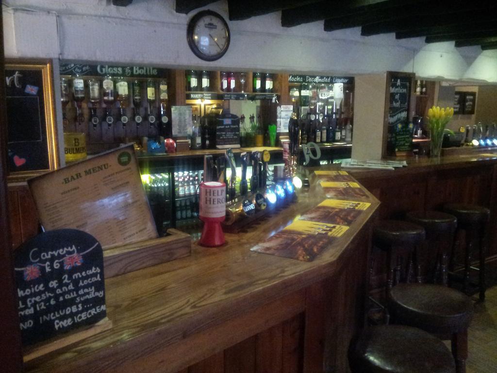 The Bull Hotel Downton  Bagian luar foto